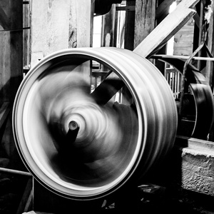 Single Rotating wheel