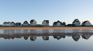 Petites maisons au bord de la plage