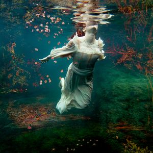 INSURGENT OPHELIA. A contemporary representation.