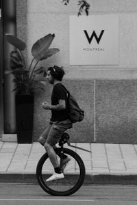 Rue du Square-Victoria