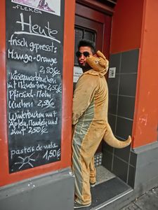 "Frisch gepreßt" or "Just another Cologne Fresh Prince"