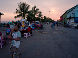 Evening at Yangon´s Harbour
