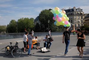 Baloons on the way to the party.