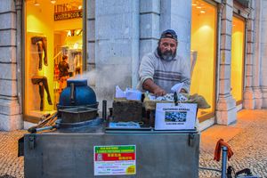 ROASTED CHESTNUTS