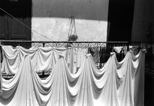 Cienfuegos, Cuba, 2000 © Peter Kayafas