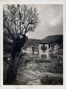 Passage in the earthquake