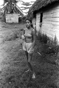 Cabañas, Cuba, 2001 © Peter Kayafas