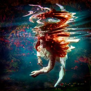 INSURGENT OPHELIA. A contemporary representation.