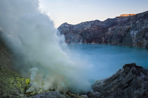 The smoking lake