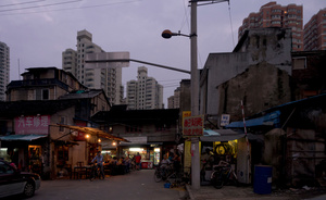Shanghai, When the Night Falls