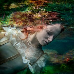 INSURGENT OPHELIA. A contemporary representation.