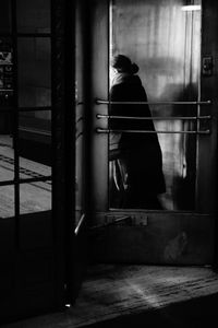 Turning door