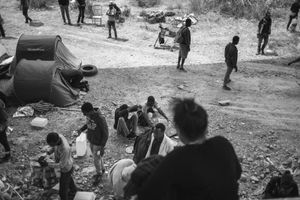 Vintimille (Italy)_As in Calais, in Vintimille migrants are waiting in hard conditions to cross a border.