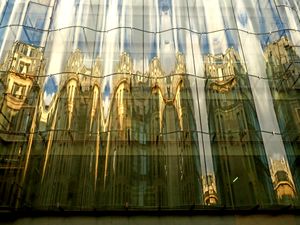 Parisian Building in a mirror_2