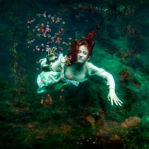 INSURGENT OPHELIA. A contemporary representation.