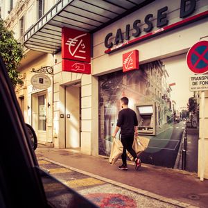 Side window shopping