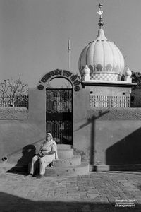 Sitting on the steps of a mosque | Dhanda, Punjab.
