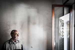 The waiting. Another attack strikes Mere It's a repeated plot for her father. Sometimes the waiting is struggling as he's prohibited to  come close to her room to ascertain her clinical conditions. © Riccardo Budini / UnFrame