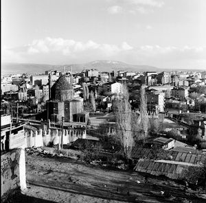 kars from the hills © Gigi Roccati