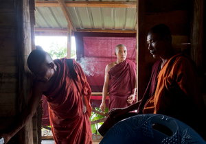 Monks village, Chaung Thar