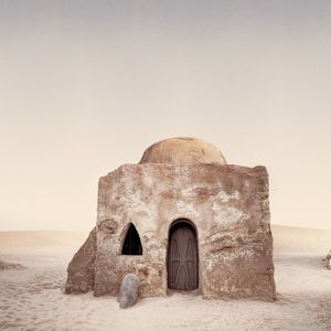 Dwelling - Mos Eisley    © Darren Nisbett