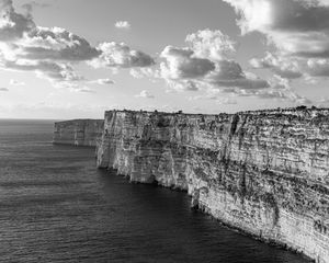 Stones and Clouds:  Ta Cenc