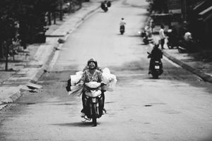 Analog people in a digital world, Streets of Vietnam