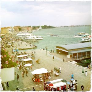 LANDING, VENICE