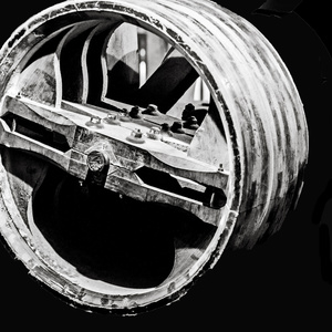 Single Non-Rotating Wheel