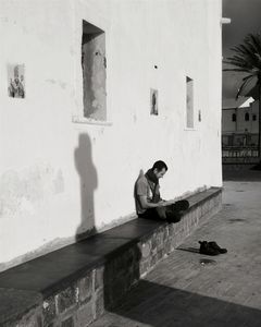 Sitting cross