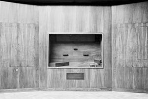 Executive Showroom 35mm HP5 400