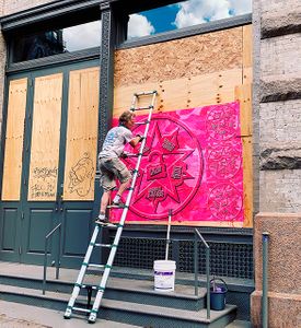 SoHo covid pinky