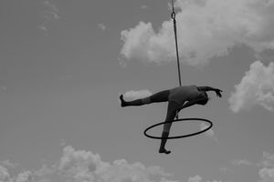 L artiste.Cirque Éloize.