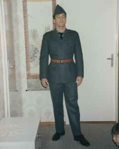 Papa en militaire et moi