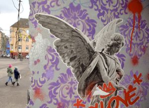"COLOGNE UNITE" or "ONE WORLD ONE VOICE"