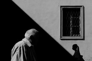 Dark light