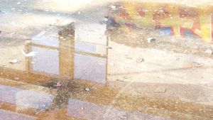 BMW-Story Nijmegen (calm weather reflections)