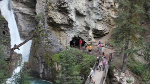Johnston Canyon, Video Still