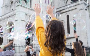 Popping Bubbles in Paris