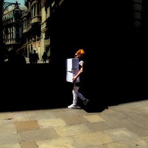 Barcelona in chiaroscuro (IV): The deliverer
