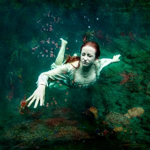 INSURGENT OPHELIA. A contemporary representation.