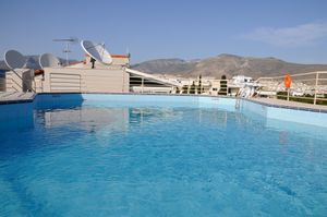 Skyline pool