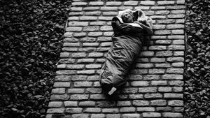 Sleeping women.(Homeles)