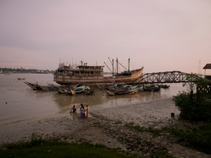 Evening at Yangon´s Harbour