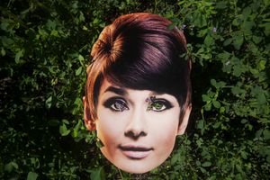 SCARECROWS, AUDREY HEPBURN