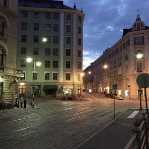 Midnight farewell at the bar corner