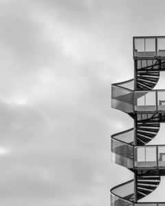 Escaliers vers le ciel.