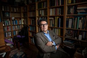 Iranian living room in London,Masoud Behnoud, Writer and Journalist