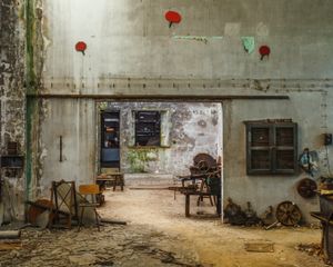 © Nuno LOST EMPIRES