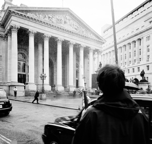 a gunman (film shoot), Bank